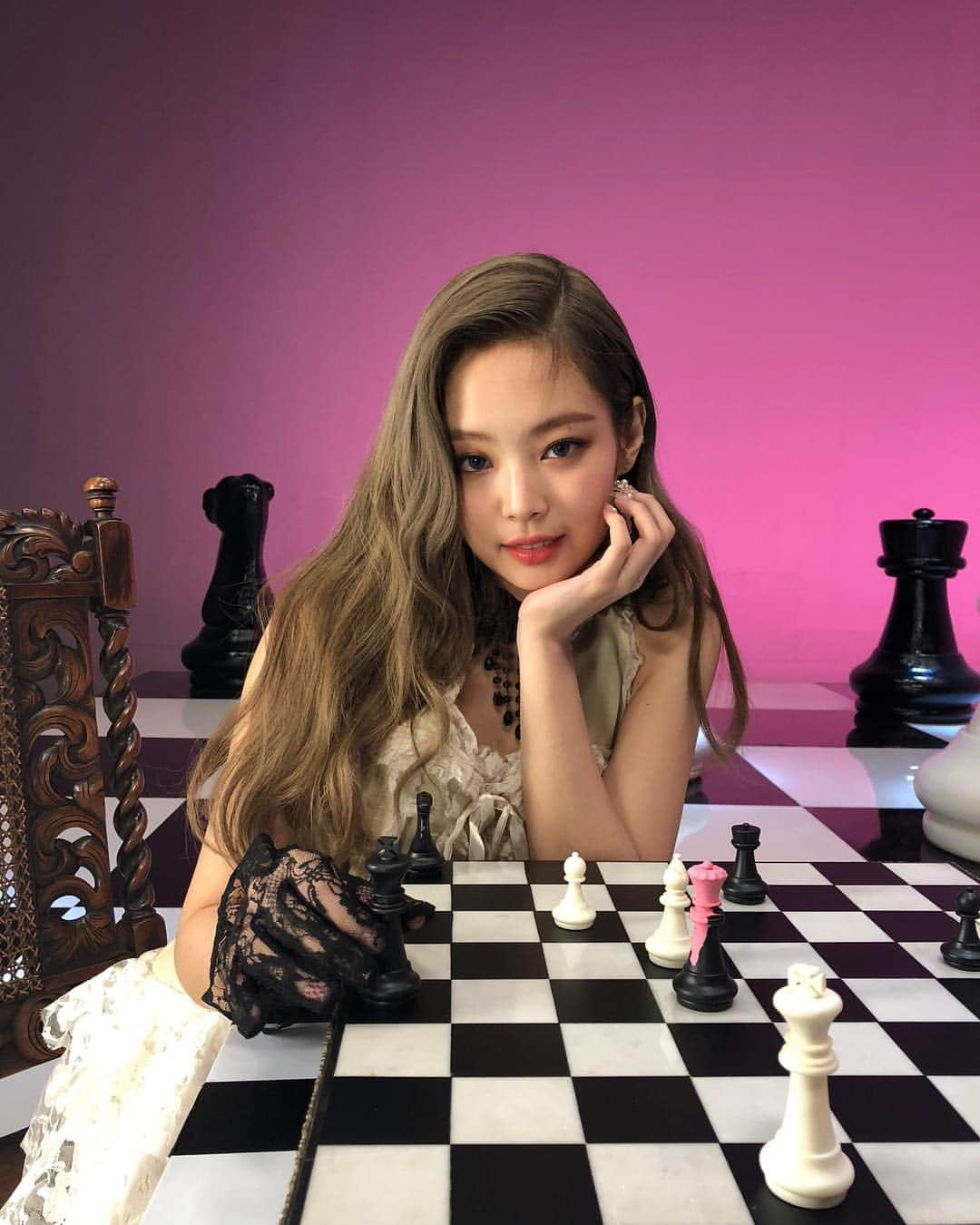 ジェニーさんのインスタグラム写真 - (ジェニーInstagram)「Do you want to play a game? 🌸」6月22日 16時07分 - jennierubyjane