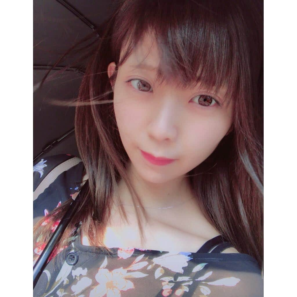 秋山依里さんのインスタグラム写真 - (秋山依里Instagram)「♡﻿﻿ ﻿﻿ #今日のあきやまさん﻿﻿ ﻿ #サンバリア100 が外出時のお供◎﻿ ﻿ #アイメイク薄め #リップ濃いめ が今の気分☺︎︎﻿ ﻿﻿ あきやまさんのお気に入りコスメetc.を紹介するコーナーはそのうち始めようと思ってる...(・ω・)﻿ ﻿ #instagram#instaphoto#instatoday#instaselfie#selfie#photo#model#actress#秋山依里#女優#モデル#被写体#自撮り#メイク#ヘア#リップ収集家」6月22日 22時02分 - akiyama__eri