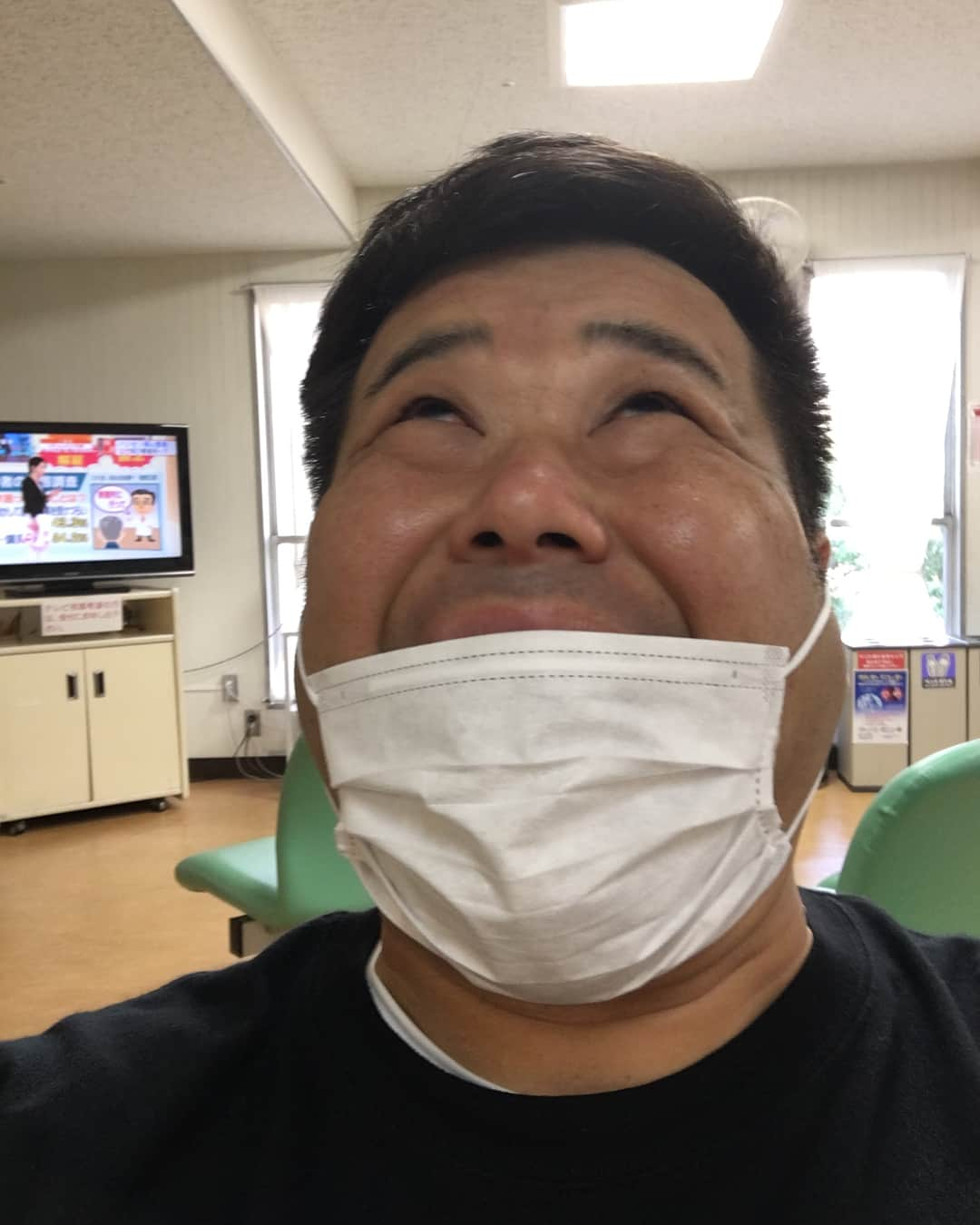 岩橋良昌さんのインスタグラム写真 - (岩橋良昌Instagram)「健康診断に来ました #40歳からの区のやつ  #お安い #ありがたや #健康あってこそ #のクセ #病院 #医院 #クリニック #健康診断 #区 #ありがたい #がん #検診 #安い #健康 #長生き #生涯現役 #岩橋 #プラマイ岩橋 #プラスマイナス岩橋 #芸人 #お笑い #お笑い芸人 #お笑い好きな人と繋がりたい #ヘミングウェイ」6月22日 17時10分 - maeeeeen1084