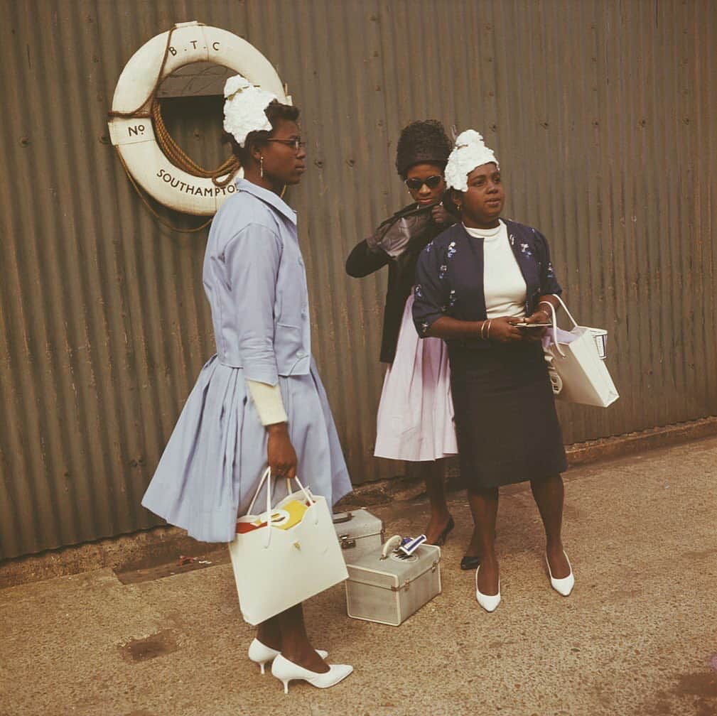 タンディ・ニュートンのインスタグラム：「Beautiful testimonies all over the news about #Windrush. 70 years ago today, the SS Empire Windrush docked in Tilbury - a historic moment in time - proud Caribbeans bringing their skills and culture to the UK. London’s identity is laced with the style, sounds and vibrancy from those islands. ThandieKay honours that diaspora, now and forever! X Thandie and Kay」