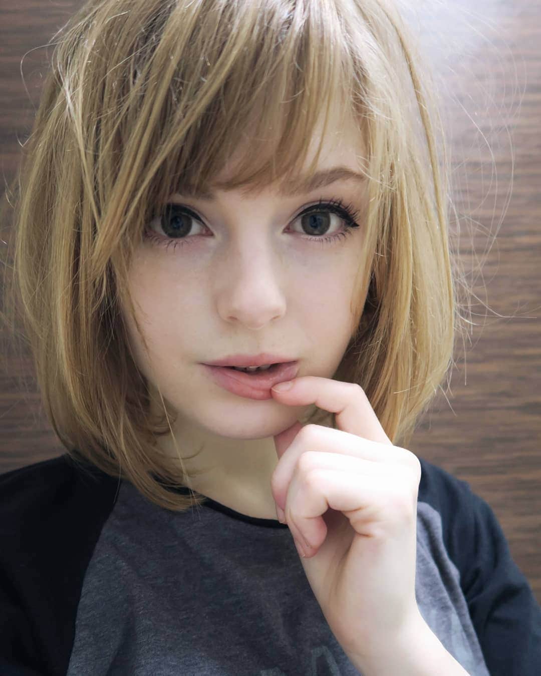 Ella Freyaのインスタグラム：「You have an important appointment with life. Location and time: The here and now. Don't miss it 😉」