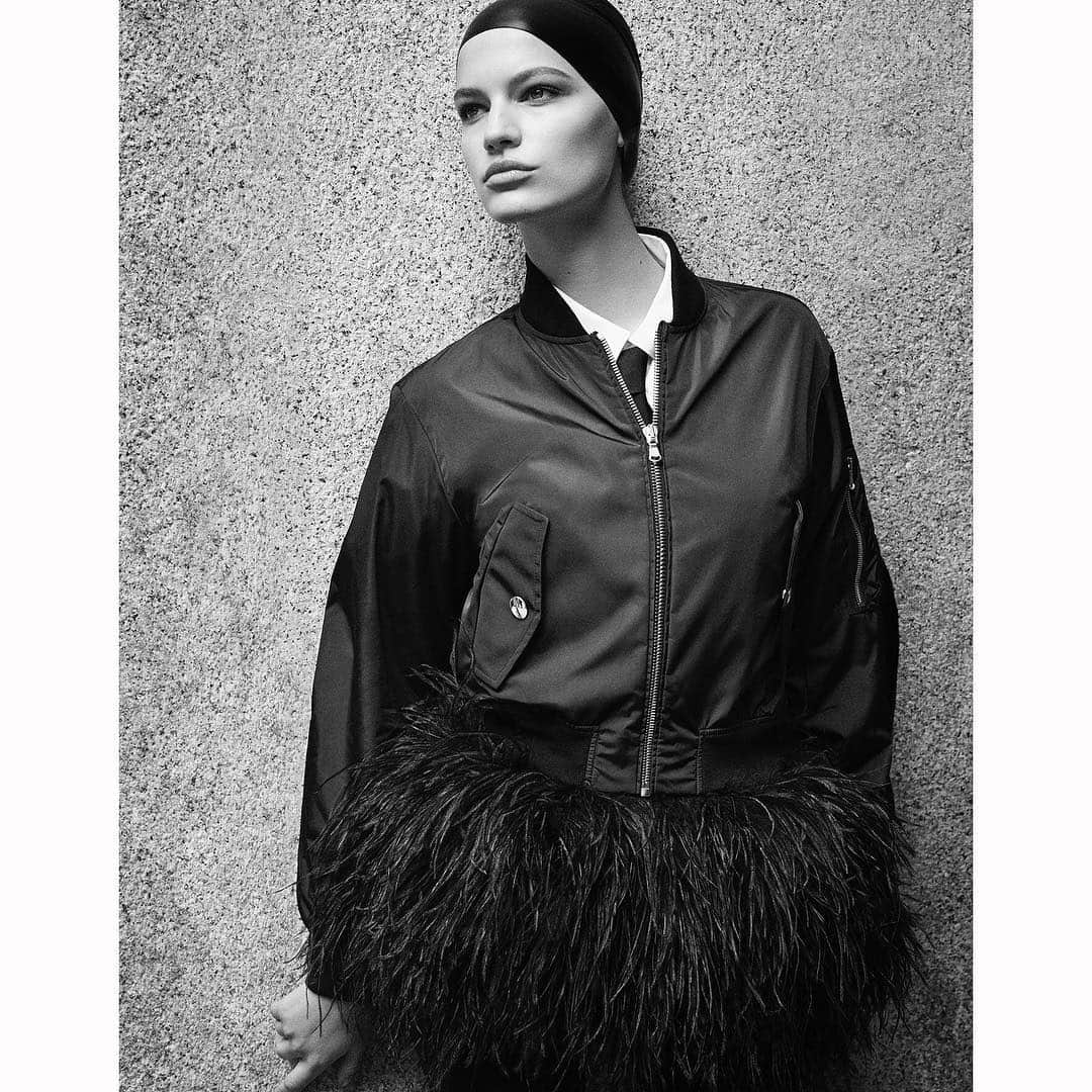 Moschinoさんのインスタグラム写真 - (MoschinoInstagram)「Moschino @lafaretta @luigiandiango @luigimurenu @voguejapan @anna_dello_russo #moschino @itsjeremyscott @pg_dmcasting @hikaruhirano @yumilee_mua @lorenzo_barcel @olivierschawalder」6月23日 1時13分 - moschino