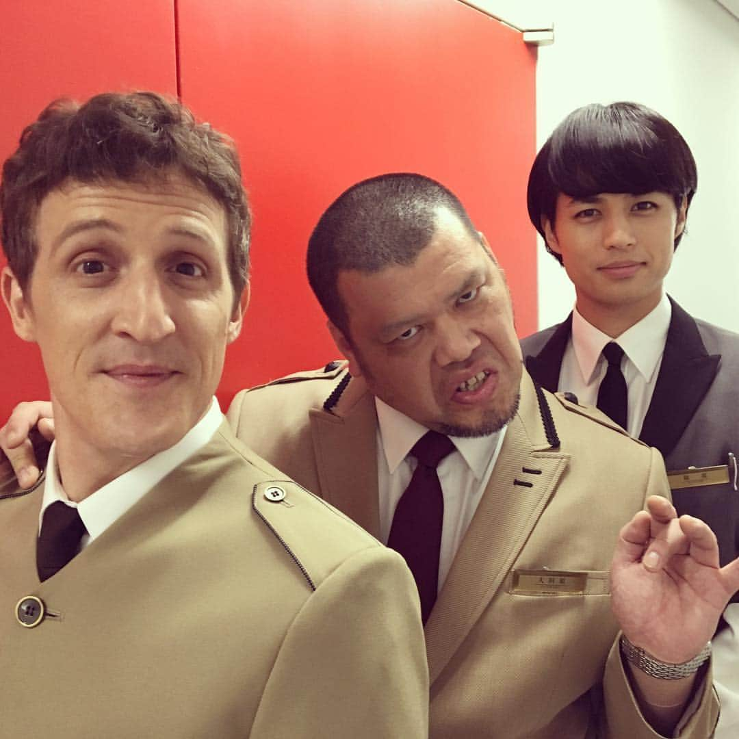 日本テレビ「崖っぷちホテル！」さんのインスタグラム写真 - (日本テレビ「崖っぷちホテル！」Instagram)「崖ホテ三兄弟🍡 #さて #誰が #長男？ #末っ子？ #くっきー #チャド・マレーン #佐伯大地 #崖っぷちホテル #崖ホテ #本日のお客様は #宇海直哉様」6月23日 10時14分 - gakehote_ntv