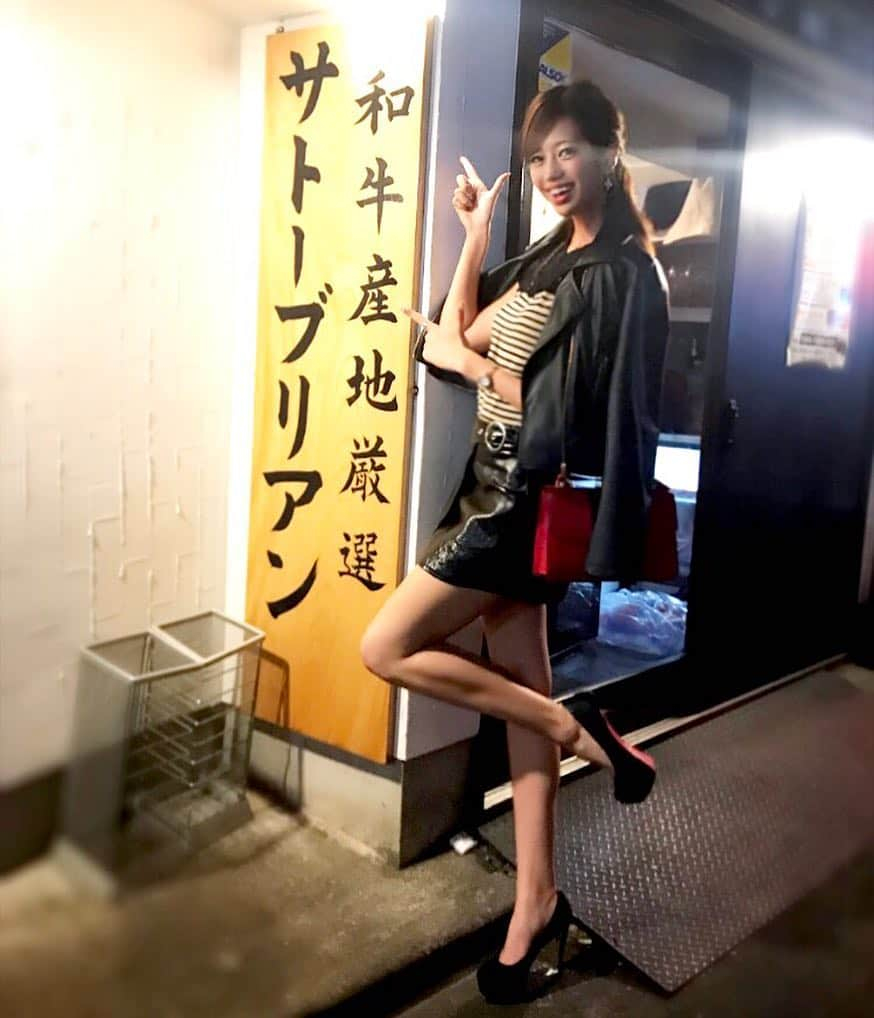 央川かこさんのインスタグラム写真 - (央川かこInstagram)「昨日行ってきた焼肉屋さん🍖✨ 予約が取れない食べログ焼肉部門 第1位の サトーブリアンさん😍😍 ・ 斬新な食べ方をするメニューばかりで 食べててすーっごく楽しかった！ ・ 改めてお肉への愛が深まりました❤️笑 ・ #阿佐ヶ谷#SATOブリアン#サトーブリアン#焼肉#肉好き#食べログ#グルメ#シャトーブリアン#レースクイーン#ラウンドガール#モデル#ダイエット#トレーニング#ファスティング」6月23日 11時33分 - kako.717