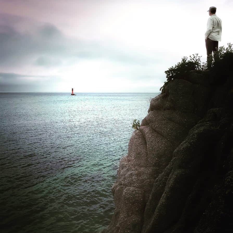 tosa_nishikawaのインスタグラム：「. Lighthouse in the rainy-season sky . . . 梅雨空の灯台シリーズ その3 . 気が付けば似た様なのが3枚目😝☔️ . . 愛媛県 松山市 . #tokyo_grapher#instagramjapan#mwjp#youmobile#igersjp#indies_gram#shootermag_japan#photooftheday#ink361_asia#iPhoneonly#setouchigram75 #screen_archive#indy_photolife #奥行き人 #愛媛#ehime#shikoku_trip  #ほふく撮影隊 #瀬戸内ほふく撮影隊 #daily_photo_jpn #incredible_shot #lines_and_points」