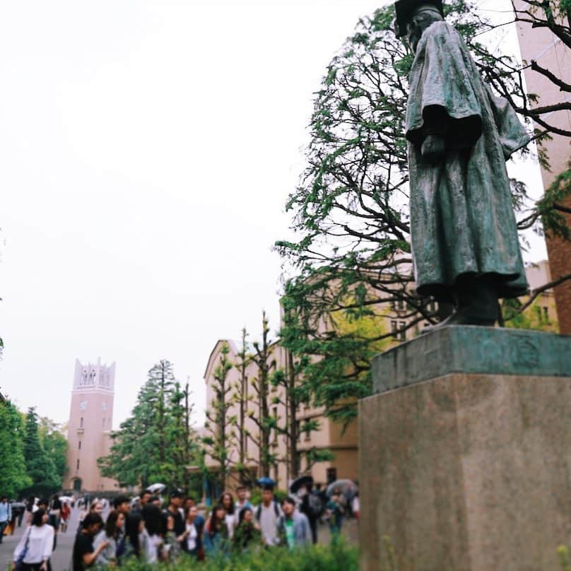 C PhotoGraphicさんのインスタグラム写真 - (C PhotoGraphicInstagram)「きょうは海外の学生を撮影！日本はどんな風にうつっているのかな？ #結婚式 以外の写真や動画を撮っているからこそ、結婚式でのナチュラルな場面どりが得意です。 繋がっていないようで 繋がっている！ ・ 東京を拠点に 全国出張撮影しています🎥」6月23日 14時58分 - cphotographic