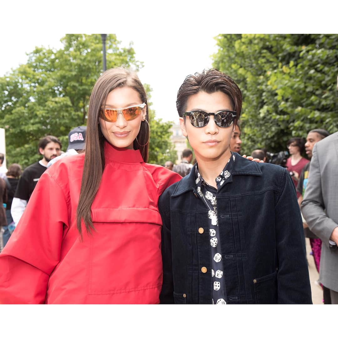 岩田剛典さんのインスタグラム写真 - (岩田剛典Instagram)「Having a great time with🌈  #LVMenSS19 #LouisVuitton #PFW」6月24日 0時31分 - takanori_iwata_official