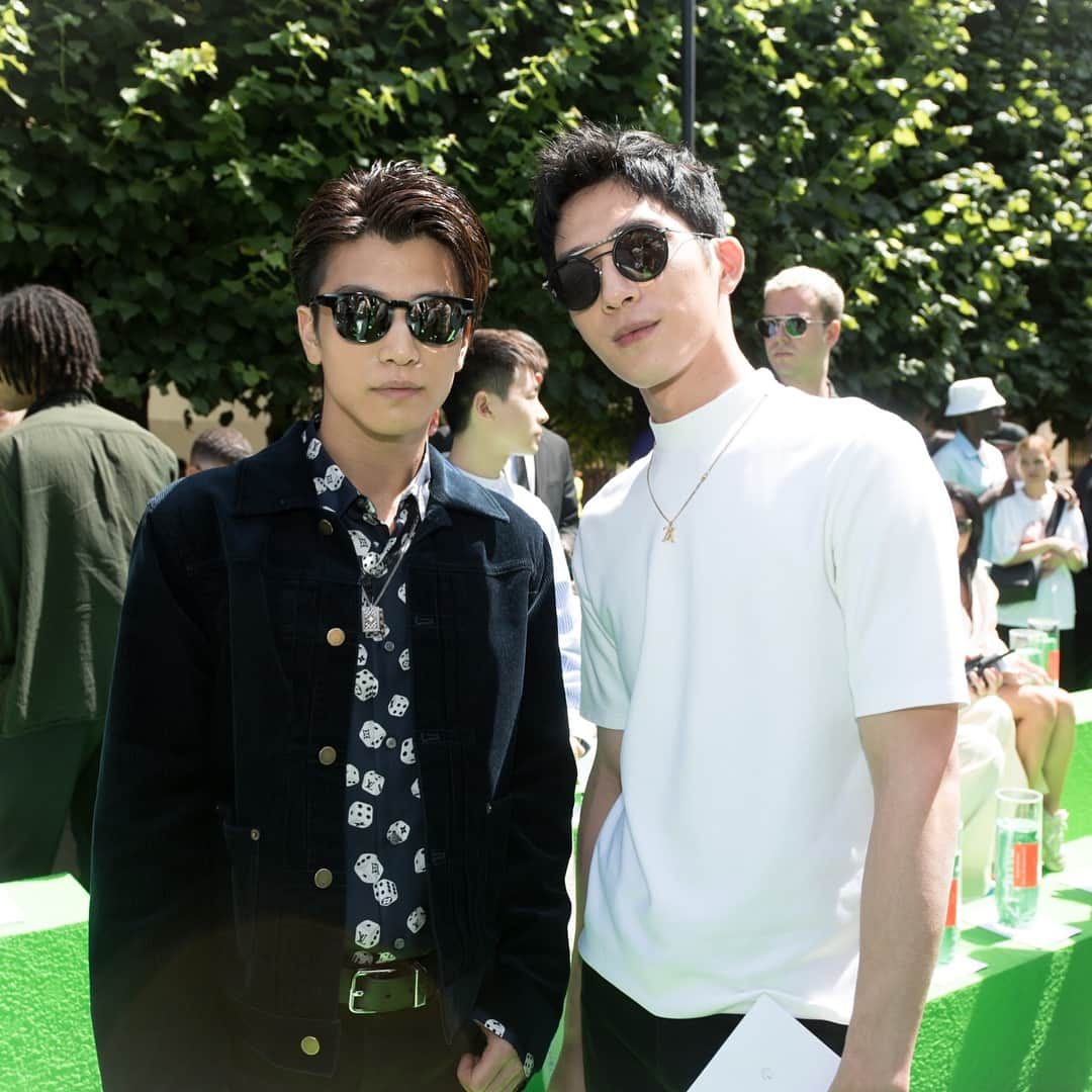 岩田剛典さんのインスタグラム写真 - (岩田剛典Instagram)「Having a great time with🌈  #LVMenSS19 #LouisVuitton #PFW」6月24日 0時31分 - takanori_iwata_official