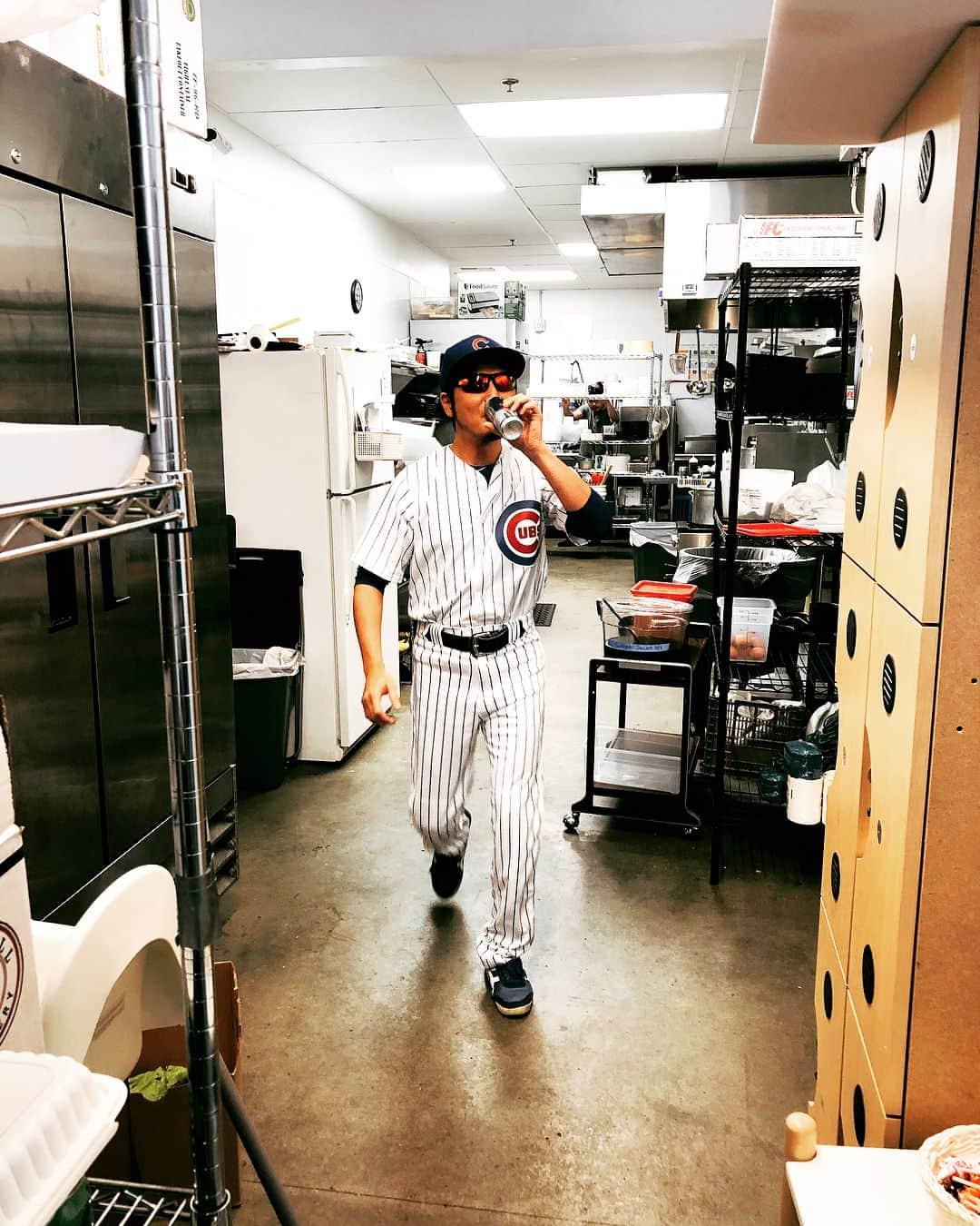 アキテリヤキさんのインスタグラム写真 - (アキテリヤキInstagram)「Minivish in Seattle  シアトルの街へ  #minivish#seattle#shabushabukyoto#restaurant#delicious#dinner#show#seattlemariners  #ミニビッシュ#シアトル#しゃぶしゃぶ京都#レストラン#ディナーショー#シアトルマリナーズ」6月23日 19時30分 - minivish11