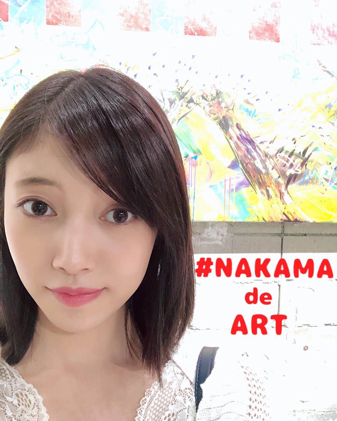 のインスタグラム：「先日。帝国ホテルプラザで開催中の アートギャラリー #NAKAMAdeART に遊びに行ってきました。^^ たくさんの方で賑わっていたよ。 足の手術後、初の外出でしたが またパワーを頂けた気がします。💡✨ 明日までの期間限定オープン。☺️ #NAKAMAdeART  #NAKAMAdeARTdeNURIE  #帝国ホテル #弱き強さ #香取慎吾 #黒うさぎ」
