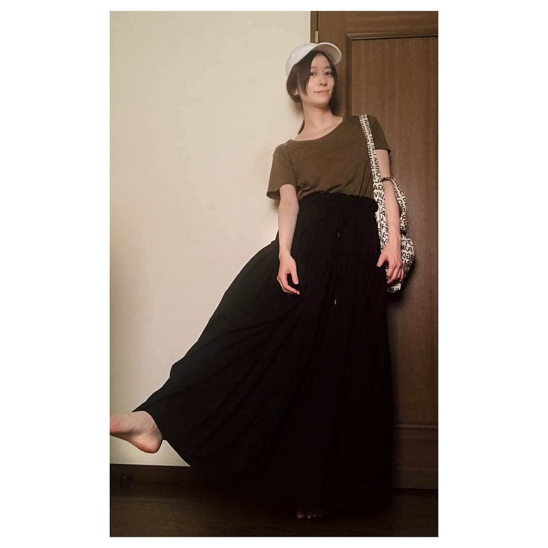 宮島咲良さんのインスタグラム写真 - (宮島咲良Instagram)「昨日はナレーション録りだけだったので ZARAのTシャツ LIMI feuのスカート のんびりスタイル☺︎ 最近は日が伸びてきて、なんだか得した気分です。 ㅤㅤㅤㅤㅤㅤㅤㅤㅤㅤㅤㅤㅤ #私服戦隊ミヤジマン #fashion  #limifeu #zara #宮島咲良」6月23日 23時10分 - sakura_miyajiman