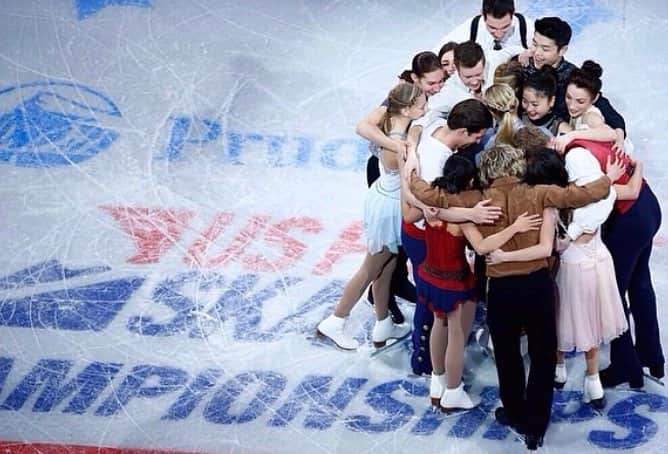 フェリシア・ザンのインスタグラム：「Happy #olympicday! 💙💛🖤💚❤️ #2014 🇺🇸」