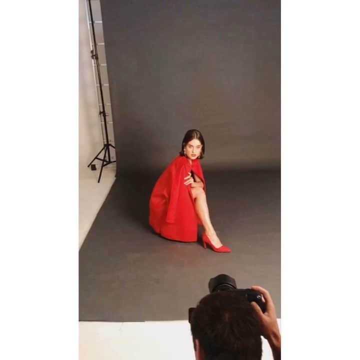 ケイト・ハリソンのインスタグラム：「A day @ work.  @thesyndical」