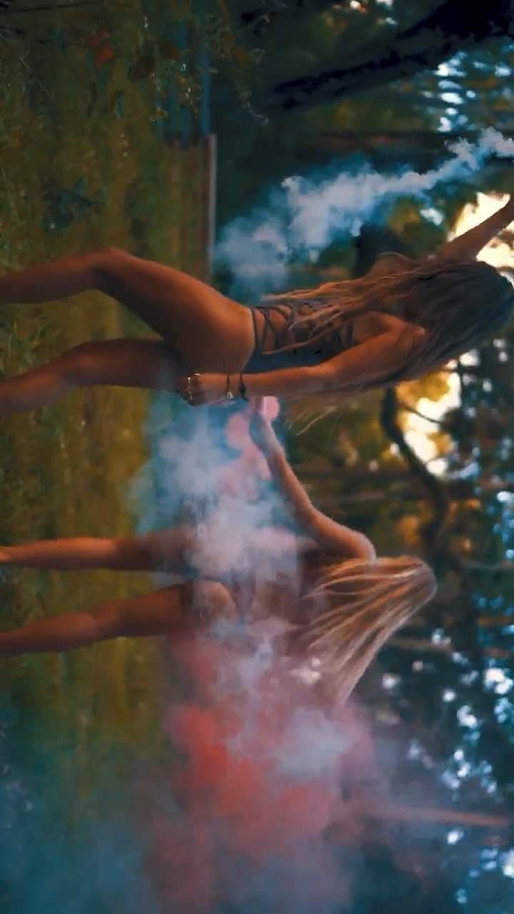 サシャ・カリスのインスタグラム：「Jack Bates Photography」