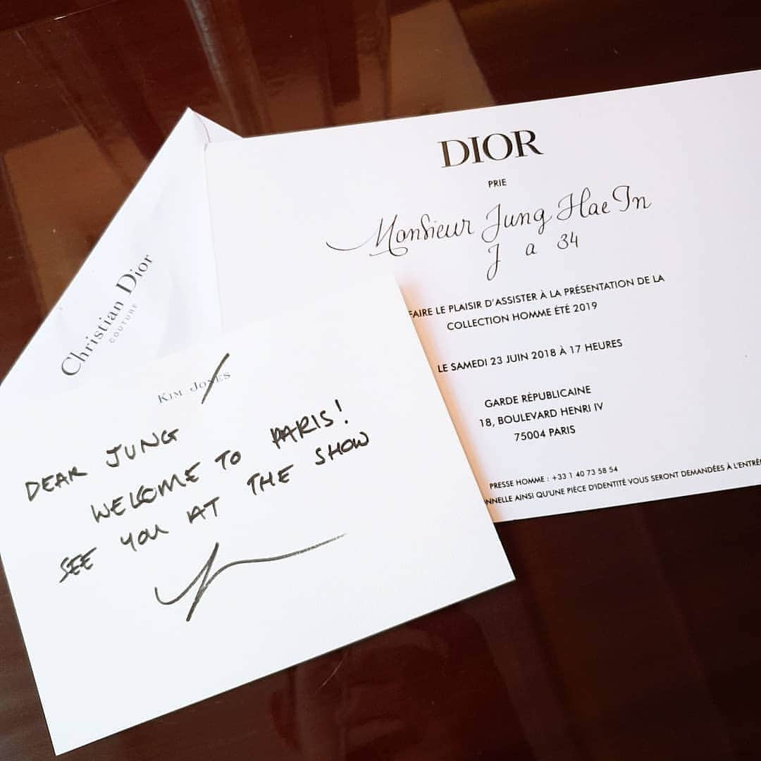 チョン・ヘインさんのインスタグラム写真 - (チョン・ヘインInstagram)「Thank you for the invitation.  @Dior @MrKimJones #DIORxKaws  #DiorSummer19 . ⓒ @wkorea @kimheejune . Thanks to @kimsungchan1 @beauty_dama @sseulgiyoon @2jaey0ung」6月24日 20時11分 - holyhaein