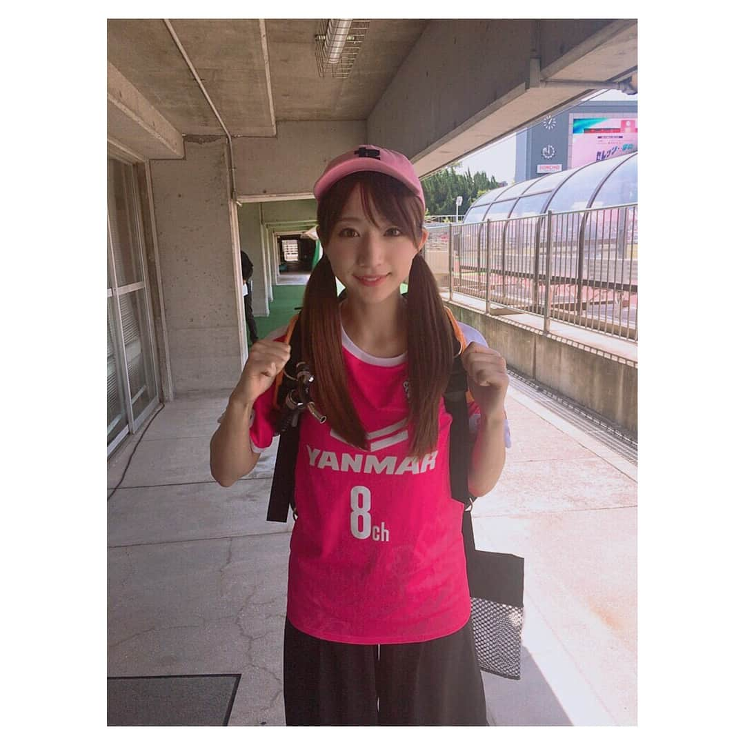 池田愛恵里さんのインスタグラム写真 - (池田愛恵里Instagram)「1週間まえですがファン感ありがとうございました🌸 いろんなサポーターさんと話せたり楽しかったです(*^^*)！ . ステージ…じゃなくて授業も楽しかった！（笑） 売り子企画も🍺💓 本当の学園祭みたいでした！ シーズン再開が待ち遠しい！ #セレッソ大阪 #デオナチュレ#男デオナチュレ #セレッソ学園 #ファン感謝デー」6月24日 13時52分 - ikeda_aeri