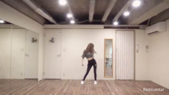 濵松里緒菜のインスタグラム：「* * * BLACKPINK - DDU-DU DDU-DU dance cover💃 * 一応このアカウントにも載せます！ * フルの動画は @riona_hamamatsu の プロフのところにリンクを貼っています！ Link for the full video is in my bio (@riona_hamamatsu) ! * https://youtu.be/huFYLbaRmEg * Please check it out💕 * * #blackpink #ddu_du_ddu_du  #블랙핑크 #뚜두뚜두 #jennie #lisa #rose #jisoo #kpop #kpopdance #kpopdancecover #dance #dancecover #kpopgirlsgroup #korea #韓国 #한국 #댄스 #일본 #カバーダンス #ダンスカバー  #ダンス #踊ってみた #濵松里緒菜」