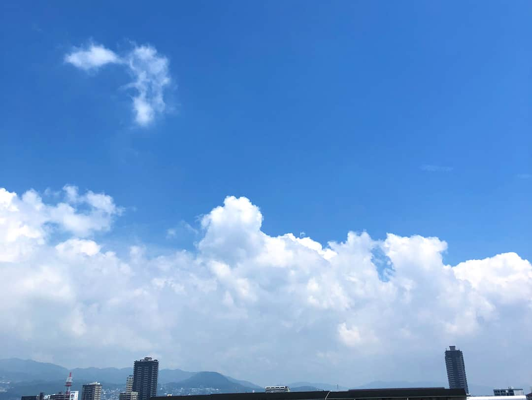 中嶋桃花さんのインスタグラム写真 - (中嶋桃花Instagram)「2018.6.24 . . 梅雨時期の晴れってすごく幸せな気分になるね〜🌞 青空最高〜🌈 #ljk #jk3 #jkブランド #高校生 #女子高生 #instagood #follow4like」6月24日 15時01分 - momoka_nakajima