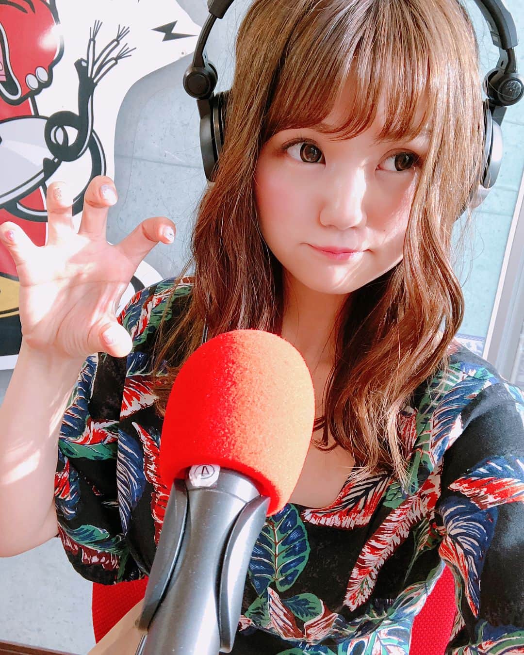 のインスタグラム：「ラジオ生放送始まるで〜✨ ・ ・  #福岡みもれ #みもれ#SHOWGATE #loveportion」