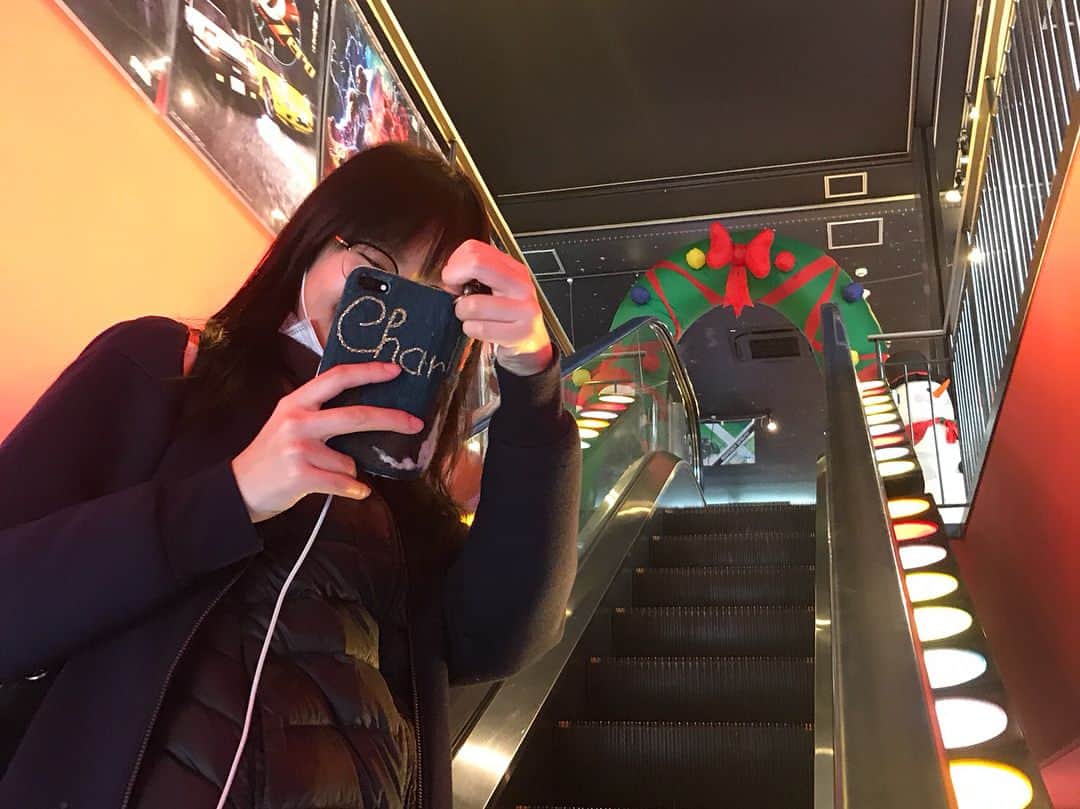 吉川愛さんのインスタグラム写真 - (吉川愛Instagram)「☺︎ 栃木にいた時、 私が1日休みでゆりっぺが早めに撮影 終わったので（たしか、、笑） 2人で遊んだの♡ プリ撮って、ポテト食べて、アイス食べて笑 お散歩。 楽しかったなぁ #虹色デイズ #まりあんな」6月24日 17時10分 - ai_yoshikawa_official