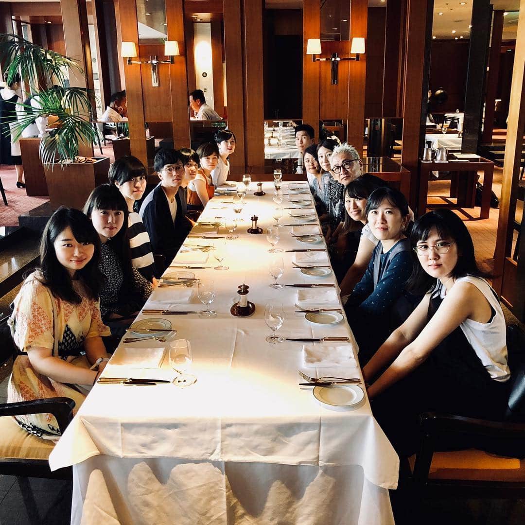 片山正通さんのインスタグラム写真 - (片山正通Instagram)「片山ゼミ恒例のホテル見学会。 いつお邪魔しても心地良い緊張感を感じます。伊秩様、西田様ありがとうございました。ランチをジランドールで！@ パークハイアット東京 Katayama Seminar Annual Park Hyatt research visit. This hotel always has wonderful crisp atmosphere. Thank you Ijichi-san&Nishida-san. Lunch at Girandole! @ Park Hyatt Tokyo #musashinoartuniversity #katayamaseminar #parkhyatttokyo #girandole」7月9日 14時53分 - masamichi_katayama