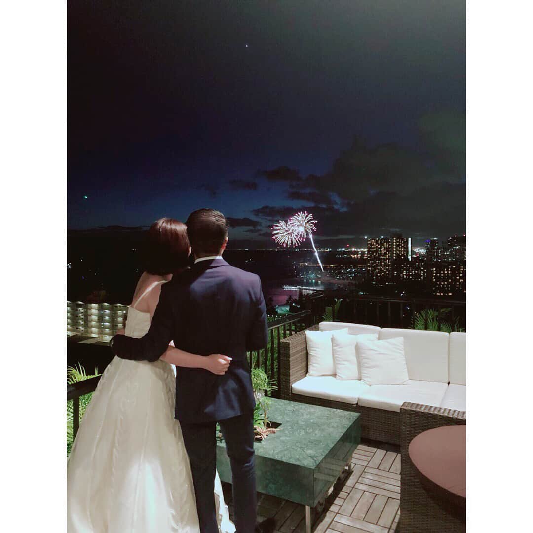 松澤千晶さんのインスタグラム写真 - (松澤千晶Instagram)「とても素敵なお式でした。結婚おめでとう✨ #hawaiiwedding #花嫁可愛い #遅刻した」6月24日 22時08分 - chiaki_matsuzawa