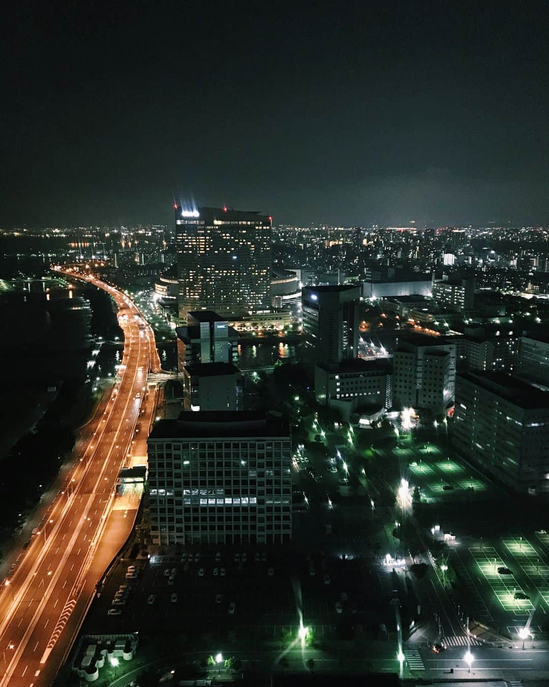 碓井玲菜さんのインスタグラム写真 - (碓井玲菜Instagram)「🌙✨⭐️💡💫💛🔆🌟 . . . #fukuoka #fukuokatower #nightview #trip #후쿵오카 #후쿠오카여행 #후쿠오카타워」6月24日 23時00分 - reina_usui