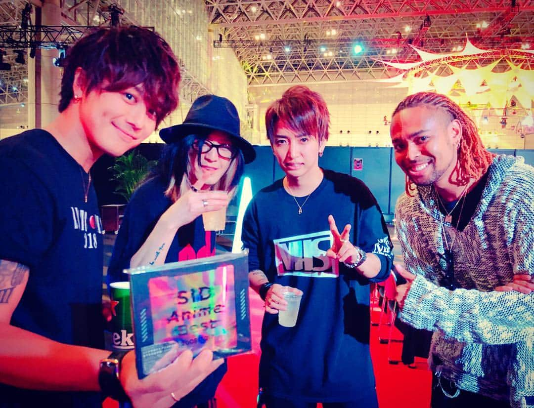 HISASHIさんのインスタグラム写真 - (HISASHIInstagram)「ルナフェス想い出。 TAKAHIRO＆NESMITHというLDH感とシドアキ。 いっぱい呑みました♪ #lunaticfest」6月25日 1時18分 - hisashix