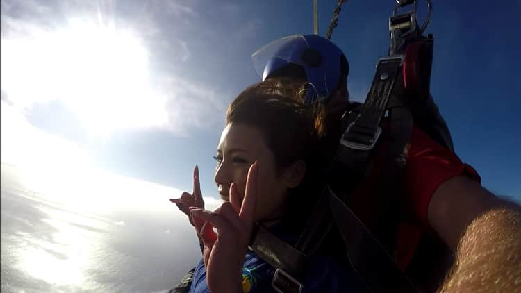 坂井志帆さんのインスタグラム写真 - (坂井志帆Instagram)「1番高い4200mからSkydiving〜🛫✈️🌈☀️💕 時速200キロ以上で落ちてると思えんくらい最高に楽しすぎたぁ〜(● ˃̶͈̀ロ˂̶͈́)੭ꠥ⁾⁾💕 またしたいなぁ〜❤️ #skydiving#スカイダイビング#Guam#空飛ぶってこゆこと#鳥になった気分#最高」6月25日 21時11分 - shiiihooo7