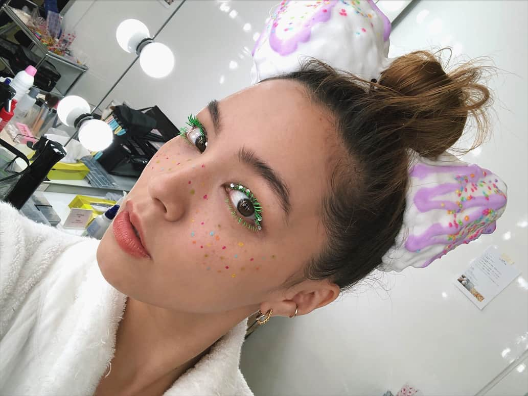 ステファニーさんのインスタグラム写真 - (ステファニーInstagram)「👽🍦🍭💚💜💫 この前の撮影のヘアメイクが可愛かった！ 写真も楽しみ♡ #love #shooting #shoot #fashion #makeup #hair #hairmake #hairstyle #cute #funny #colorful #aminoresq #haircare #シャンプー #トリートメント #アミノレスキュー」6月26日 17時39分 - steph_0928_