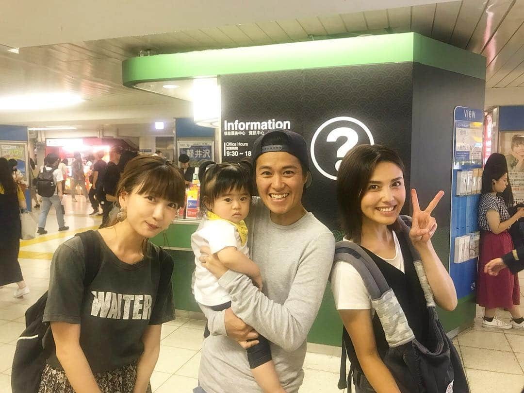 本多洸亮さんのインスタグラム写真 - (本多洸亮Instagram)「この間桃にばったり会った🙌w 子供会わせたかったから良かった😋 息子くん寝起きで機嫌悪くてごめんね…。泣  #池袋駅でばったり #桃と嫁同い年 #あいのり #あいのりメンバー #桃  #こーすけ #梅男」6月26日 16時04分 - kosuke_k42