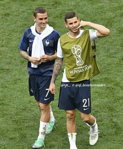 リュカ・エルナンデスさんのインスタグラム写真 - (リュカ・エルナンデスInstagram)「Mis franceses favoritos😍🌟 @lucashernandez5 @antogriezmann」6月27日 3時01分 - universo.colchonero