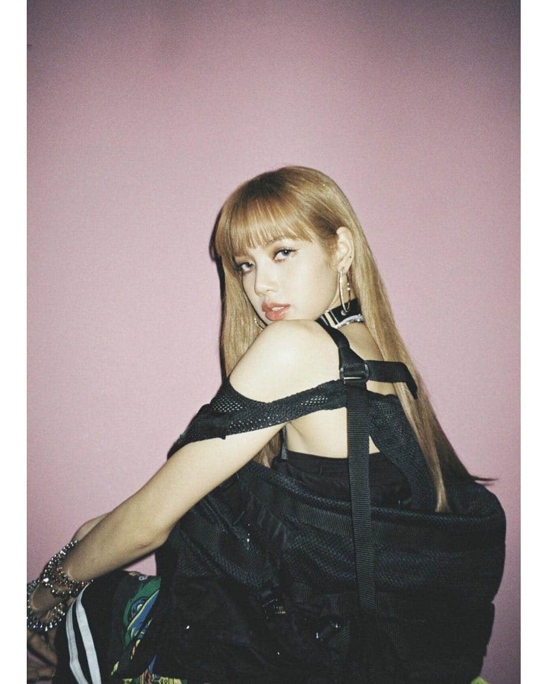 リサさんのインスタグラム写真 - (リサInstagram)「#BLACKPINK#LISA#블랙핑크#리사#DDUDUDDUDU#뚜두뚜두 Good night🌛」6月26日 21時44分 - lalalalisa_m