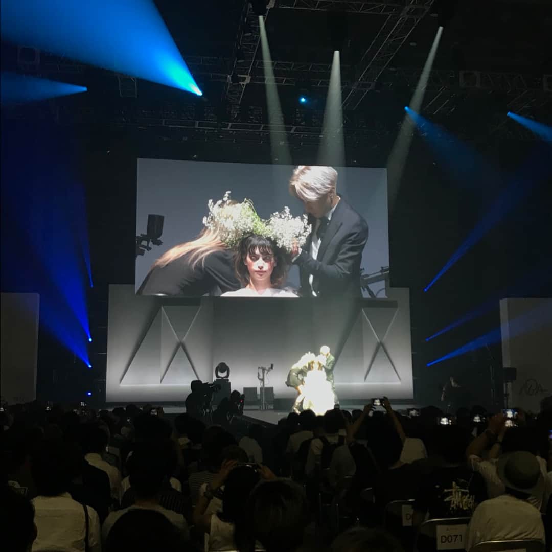 奈良裕也さんのインスタグラム写真 - (奈良裕也Instagram)「ASIA BEAUTY EXPO 2018 🤵👰 my Stage ✂️ #shima Alexander McQUEEN Homage #ASIABEAUTYEXPO」6月26日 22時39分 - yuyanara