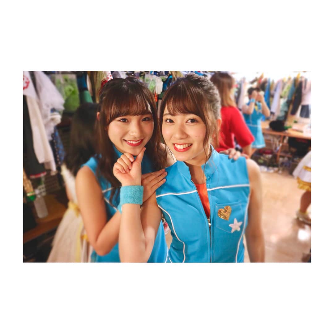 清水麻璃亜のインスタグラム：「* 下尾が撮ってくれた📸 * ひだあやのひだ顎好き〜 私のまり顎は骨が無くてぷにぷに🤣」