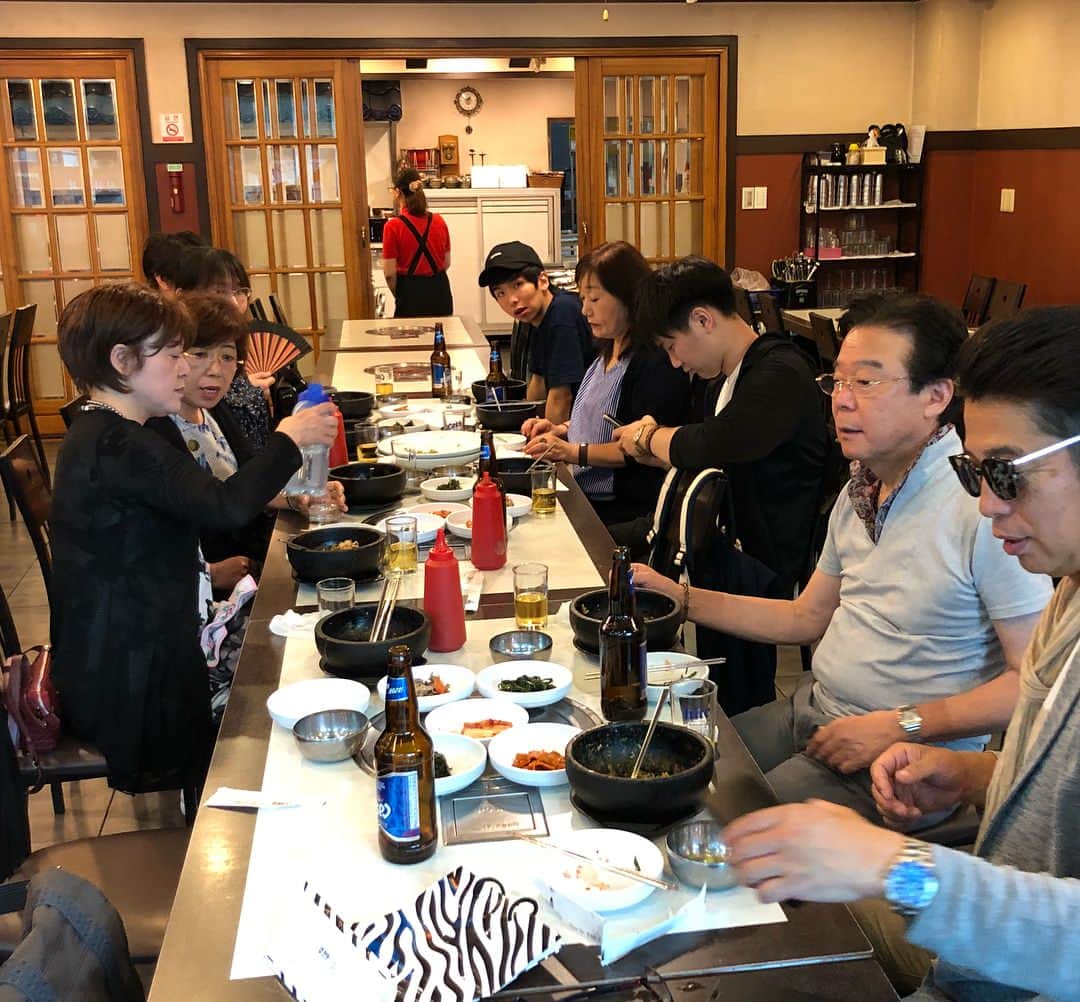夢さくらのインスタグラム：「社員旅行、最後の昼食😋🍽 石焼きビビンバを堪能しました😊 韓国料理はヘルシーですね🎶 もうすぐ韓国とお別れです😢 . . #夢さくら #yumesakura #韓国 #Korea #石焼ビビンバ  #昼食 #社員旅行 #満腹」