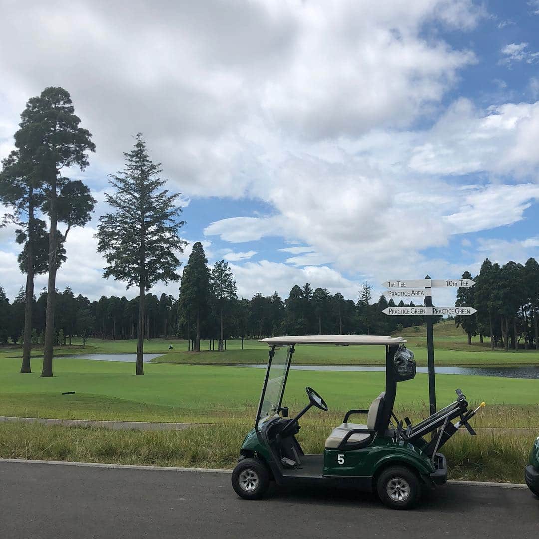 宮崎宣子さんのインスタグラム写真 - (宮崎宣子Instagram)「行ってきまーす😊❣️ #golf #golfgirl #風強め #宮﨑宣子」6月27日 10時26分 - miyazaki_nobuko