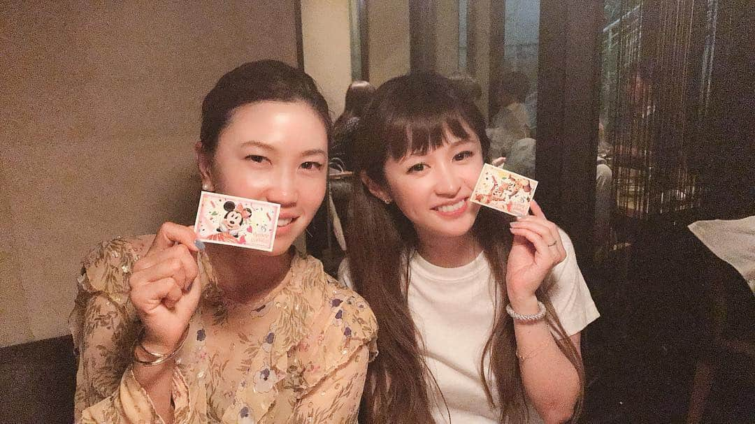 上田桃子さんのインスタグラム写真 - (上田桃子Instagram)「たーくさん笑って😆😆 沢山歩いて👣 沢山食べた🍧🍽女子旅🧡  可愛い妹😍ちゃんが付き合ってくれました🙏👻 あんがとっ☺︎ 次回はあの…夢の国 ディズニーシーへ🙋‍♀️💖 パス🎫があるからいつでもいけるな😏✨ #女子旅#充実#笑う#歩く#食べる#鎌倉#由比ヶ浜#松原庵#佐助稲荷神社#銭洗弁天神社#nugoocafe#江ノ電#ブラタモリ#あー楽しかった#次回は#ディズニー」6月27日 22時16分 - momoko3030