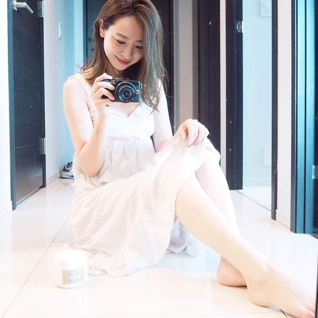 磯部奈央さんのインスタグラム写真 - (磯部奈央Instagram)「Body care☺︎❤︎ . わたし、角質が取れる感じが大好きで、スクラブ大好きなんです❗️ みんなが使ってたブリススクラブも試してみたら、これ、泡立てたらボディソープにもなるのね😍 . 香りと、しっとりつるつる肌に洗い上がる感じにやみつきです❤︎ . . #ウィード #ブリススクラブ #ボディスクラブ  @weeed__official」6月27日 19時05分 - nao_isobe729