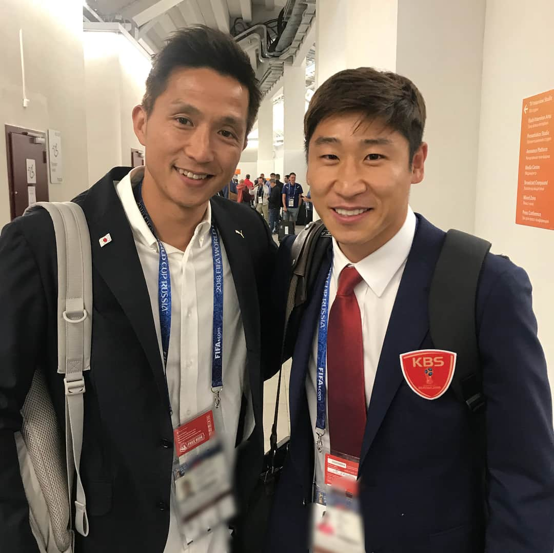 福西崇史さんのインスタグラム写真 - (福西崇史Instagram)「韓国の意地を感じました🇰🇷 ドイツが敗退するとは…💦 #パクチソン #朴智星 #イグノ #李根鎬 #開幕戦で会った #久しぶり #韓国もサッカーOBたくさんいた #worldcup #russia #韓国 #ドイツ #korea #gremany #kazan #福西崇史」6月28日 7時31分 - takashi_fukunishi