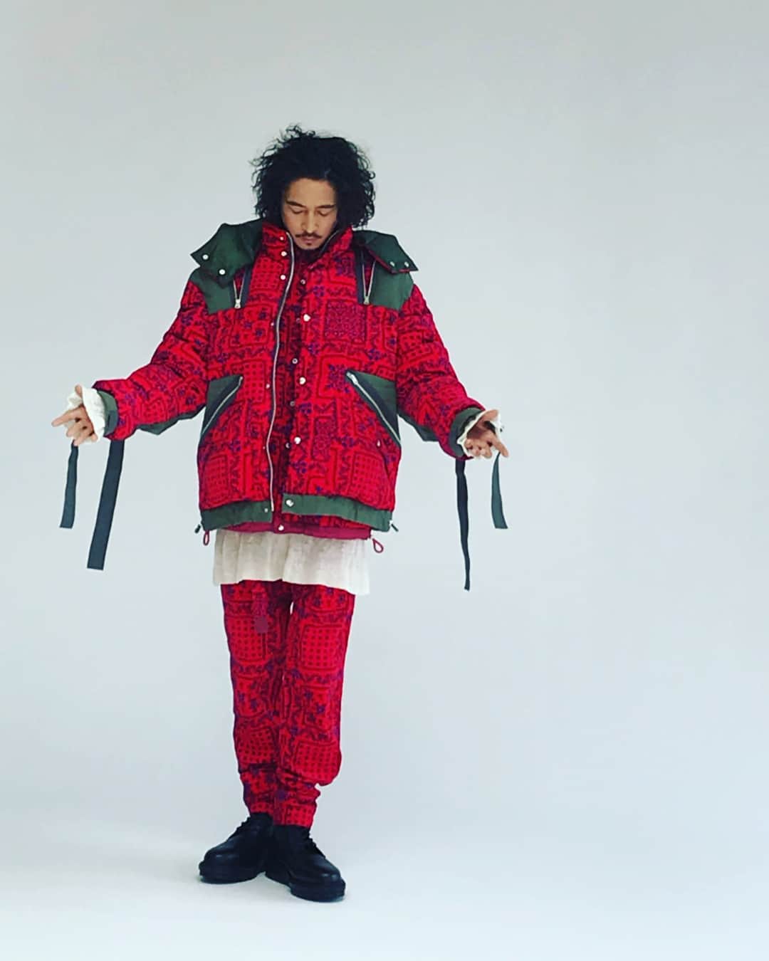 窪塚洋介のインスタグラム：「#yosukekubozuka "sacai x GRIND"」