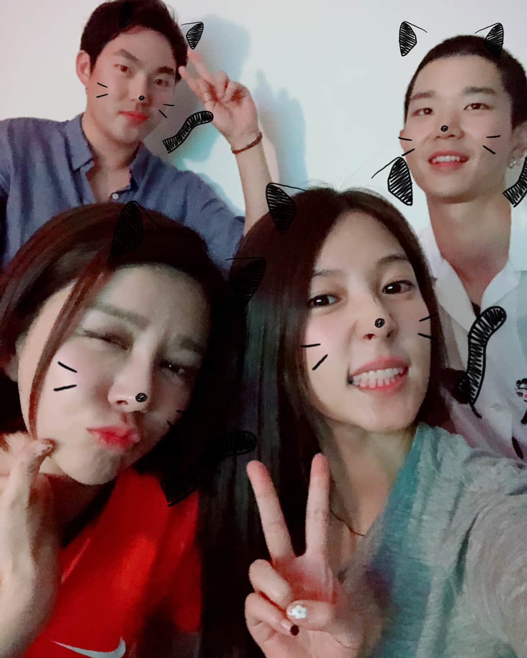 BoAのインスタグラム：「그냥 응원이 답이야!!!!!! 감동이얌!! 대~~~~한 민국!!!!!!!! ❣️❣️」