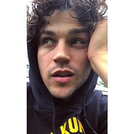 ザカリー・クイントのインスタグラム：「happy birthday to the most beautiful person i know: @milesmcmillan」