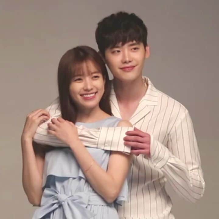 ハン・ヒョジュのインスタグラム：「I wanna know know know what is love? #jongjoo #jongjoocouple @hanhyojoo222 @jongsuk0206」