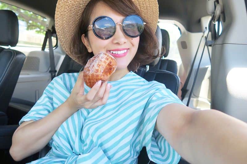 Mai Wakimizuさんのインスタグラム写真 - (Mai WakimizuInstagram)「今回1番食べるのを楽しみにしていたのが、Leonard'sのマラサダ!!嬉しくて、ひとまず揚げたてを2個完食＼(^o^)／私の止まらない食べっぷりが、皆をびっくりさせてるみたい♡笑 #leonards#レナーズ#hawaii#ハワイ」6月28日 11時04分 - wakkin__m