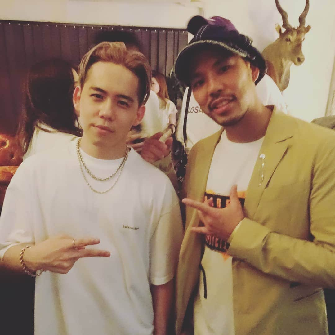 清水翔太さんのインスタグラム写真 - (清水翔太Instagram)「6.27 WHITE RELEASE PARTY  この場を借りて お祝いに駆けつけて頂いた皆さん 心からありがとうございました🙇 嬉しかった(T_T)  大切な人たちです。 10枚じゃ足りないけど とりあえずオフィシャルで入ってたカメラで撮れたものだけ。」6月28日 12時13分 - s.shota0227