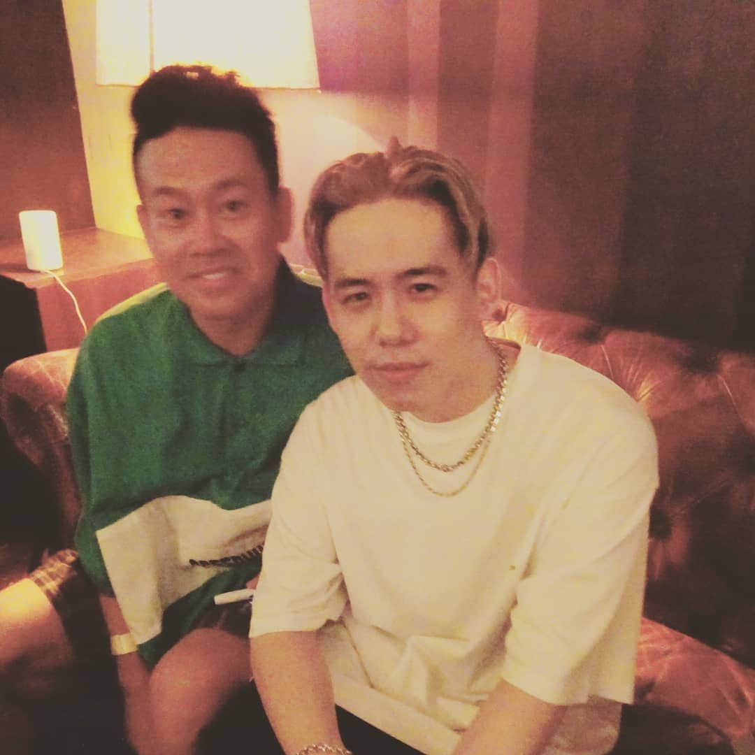 清水翔太さんのインスタグラム写真 - (清水翔太Instagram)「6.27 WHITE RELEASE PARTY  この場を借りて お祝いに駆けつけて頂いた皆さん 心からありがとうございました🙇 嬉しかった(T_T)  大切な人たちです。 10枚じゃ足りないけど とりあえずオフィシャルで入ってたカメラで撮れたものだけ。」6月28日 12時13分 - s.shota0227