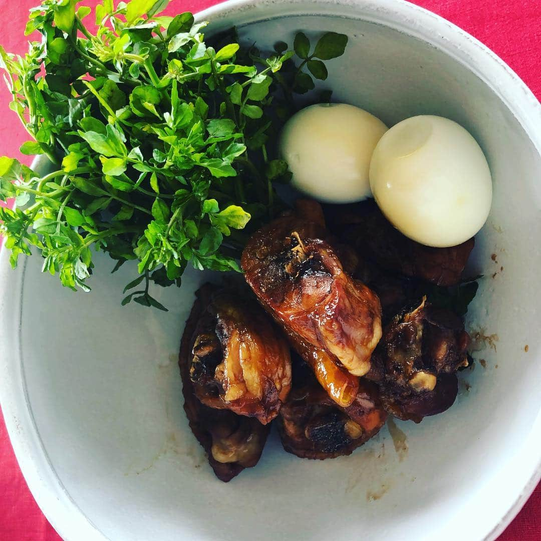 夏木マリさんのインスタグラム写真 - (夏木マリInstagram)「こんなの作ってみました🥣 鶏肉のポン酢煮⁈ #lunch #chicken #marinatsuki  #natsukirock  #夏木マリ」6月28日 12時12分 - mari_natsuki