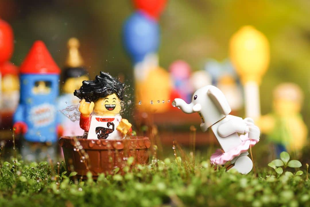 LEGOさんのインスタグラム写真 - (LEGOInstagram)「Congratulations to all the bricktastic winners of the #LEGOMinifigures Series 18 photo contest: Anna Bitanga, Marco Zanconi, Nic Le Poidevin, and Konstantin Kuznetsov. 😍👏」6月29日 2時08分 - lego