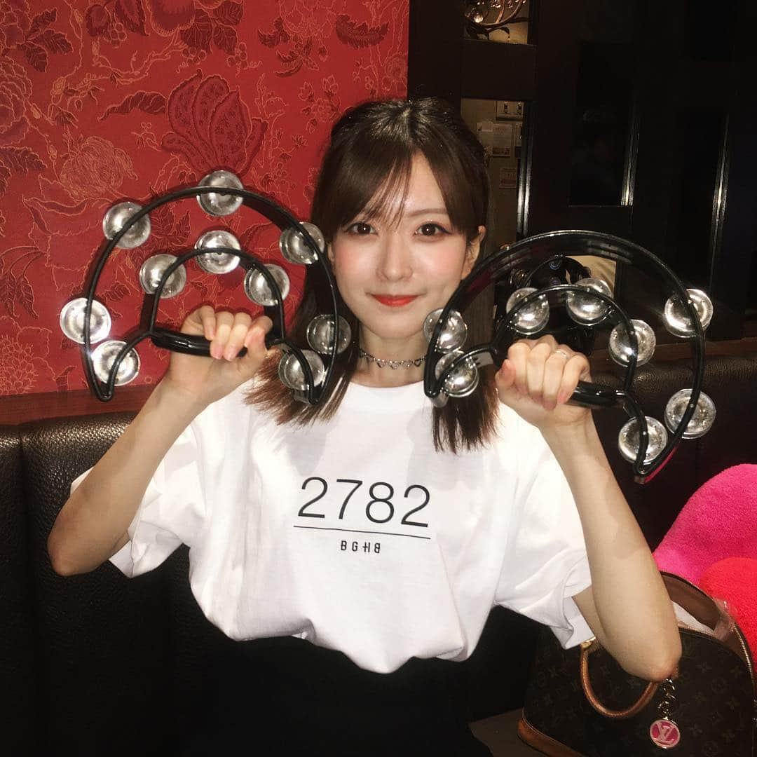 須藤凜々花さんのインスタグラム写真 - (須藤凜々花Instagram)「AKさんにかっこいいTシャツを頂きました😍🔥 #パセラ」6月29日 9時04分 - suto_riripon